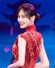 吃瓜娱乐唐嫣,从明星到人妻，娱乐圈的甜蜜与争议”